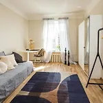 Spacious 7-bedroom For Groups - Valdemara Street