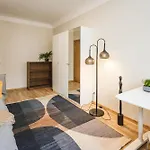 Spacious 7-bedroom For Groups - Valdemara Street Lägenhet Riga