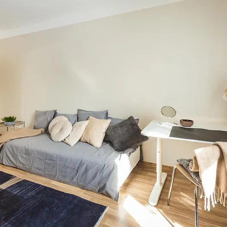 Spacious 7-bedroom For Groups - Valdemara Street Lägenhet *