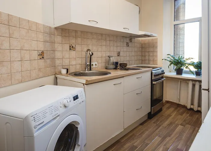 Spacious 7-Bedroom Apartment For Groups - Valdemara Street