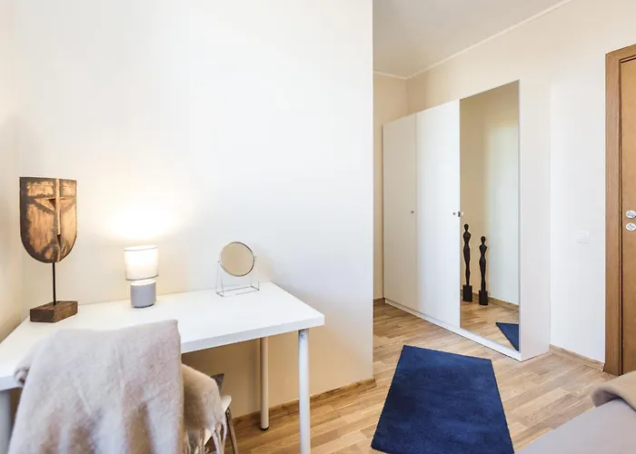 Spacious 7-Bedroom Apartment For Groups - Valdemara Street Dzīvoklis *