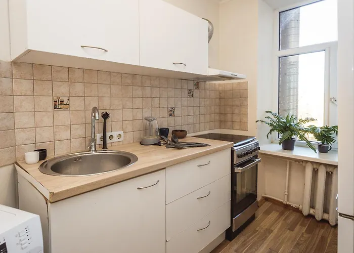 Spacious 7-Bedroom Apartment For Groups - Valdemara Street *