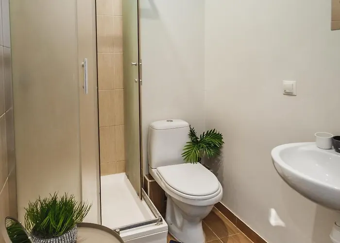 Appartamento Spacious 7-Bedroom Apartment For Groups - Valdemara Street *