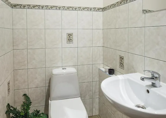 Spacious 7-Bedroom Apartment For Groups - Valdemara Street *