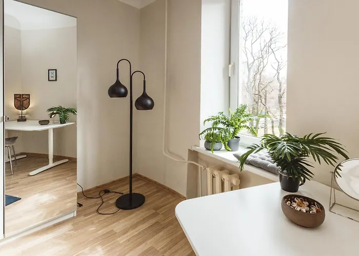 Spacious 7-Bedroom Apartment For Groups - Valdemara Street Appartamento