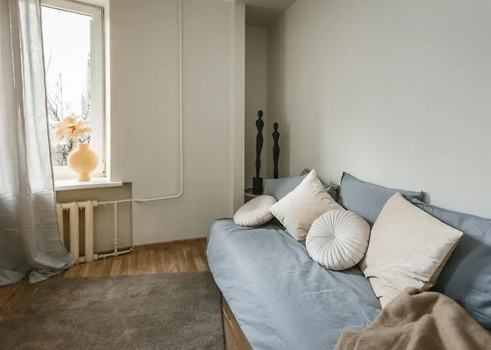 Dzīvoklis Spacious 7-Bedroom Apartment For Groups - Valdemara Street Riga