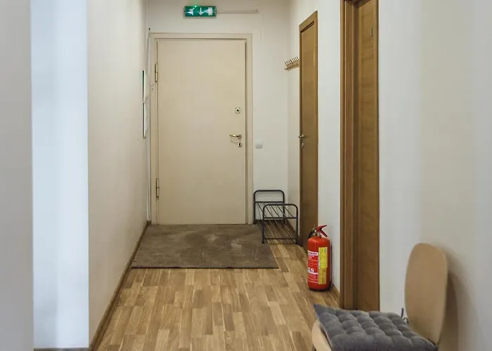 Dzīvoklis Spacious 7-Bedroom Apartment For Groups - Valdemara Street Riga