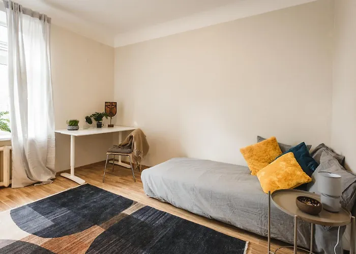 Appartamento Spacious 7-Bedroom Apartment For Groups - Valdemara Street Tinuzi