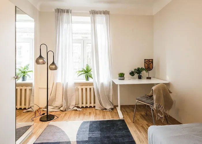 Dzīvoklis Spacious 7-Bedroom Apartment For Groups - Valdemara Street