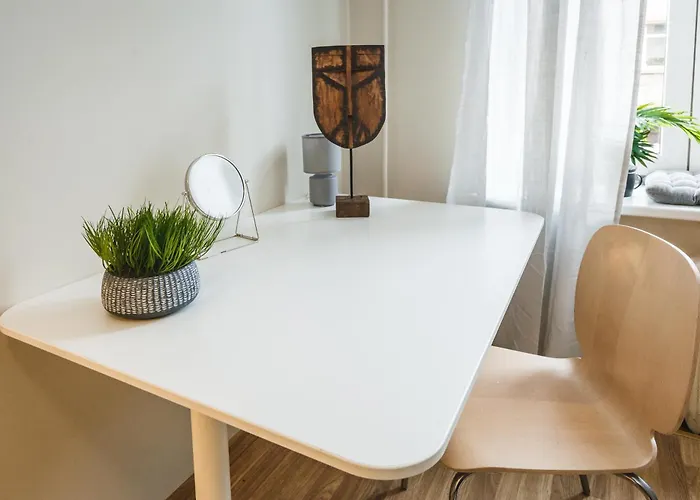 Spacious 7-Bedroom Apartment For Groups - Valdemara Street