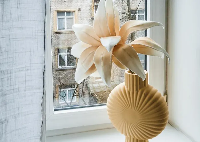 Spacious 7-Bedroom Apartment For Groups - Valdemara Street Dzīvoklis Riga