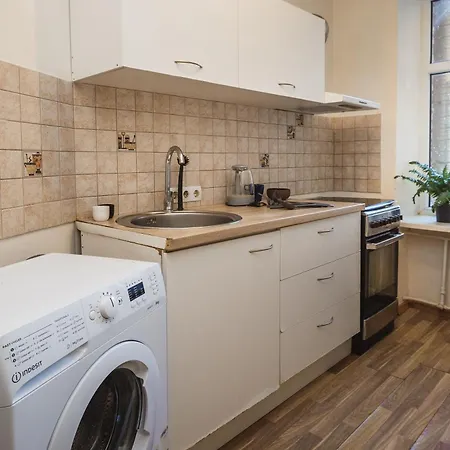 Spacious 7-Bedroom Apartment For Groups - Valdemara Street