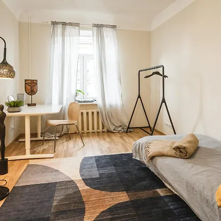 Spacious 7-bedroom For Groups - Valdemara Street Dzīvoklis *