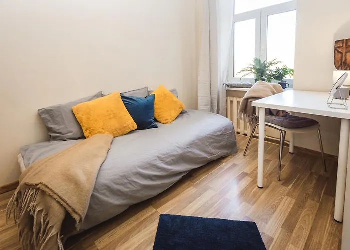 Apartment Spacious 7-Bedroom Apartment For Groups - Valdemara Street *