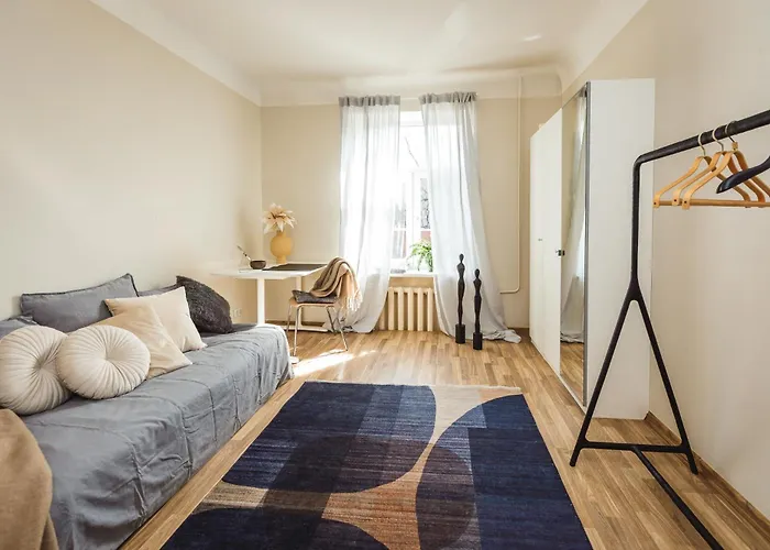 Spacious 7-Bedroom Apartment For Groups - Valdemara Street