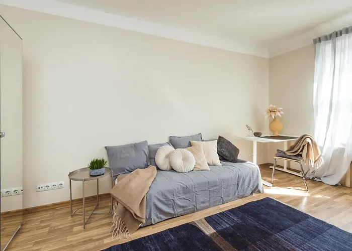 Spacious 7-Bedroom Apartment For Groups - Valdemara Street * Riga