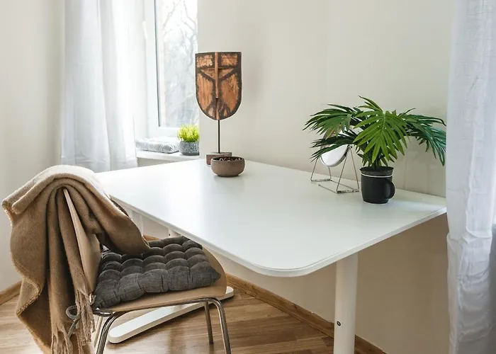 Spacious 7-Bedroom Apartment For Groups - Valdemara Street