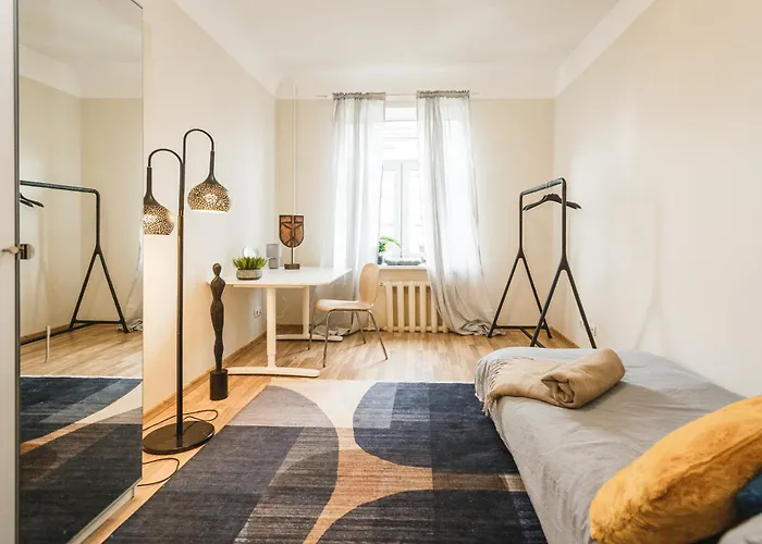 Apartment Spacious 7-Bedroom Apartment For Groups - Valdemara Street